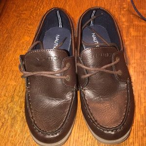 Boys size 3 Nautica boat shoes.